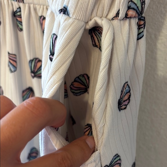 Charming Ribbed White Kids Dress‎ with Seashell Print - Picture 4 of 4